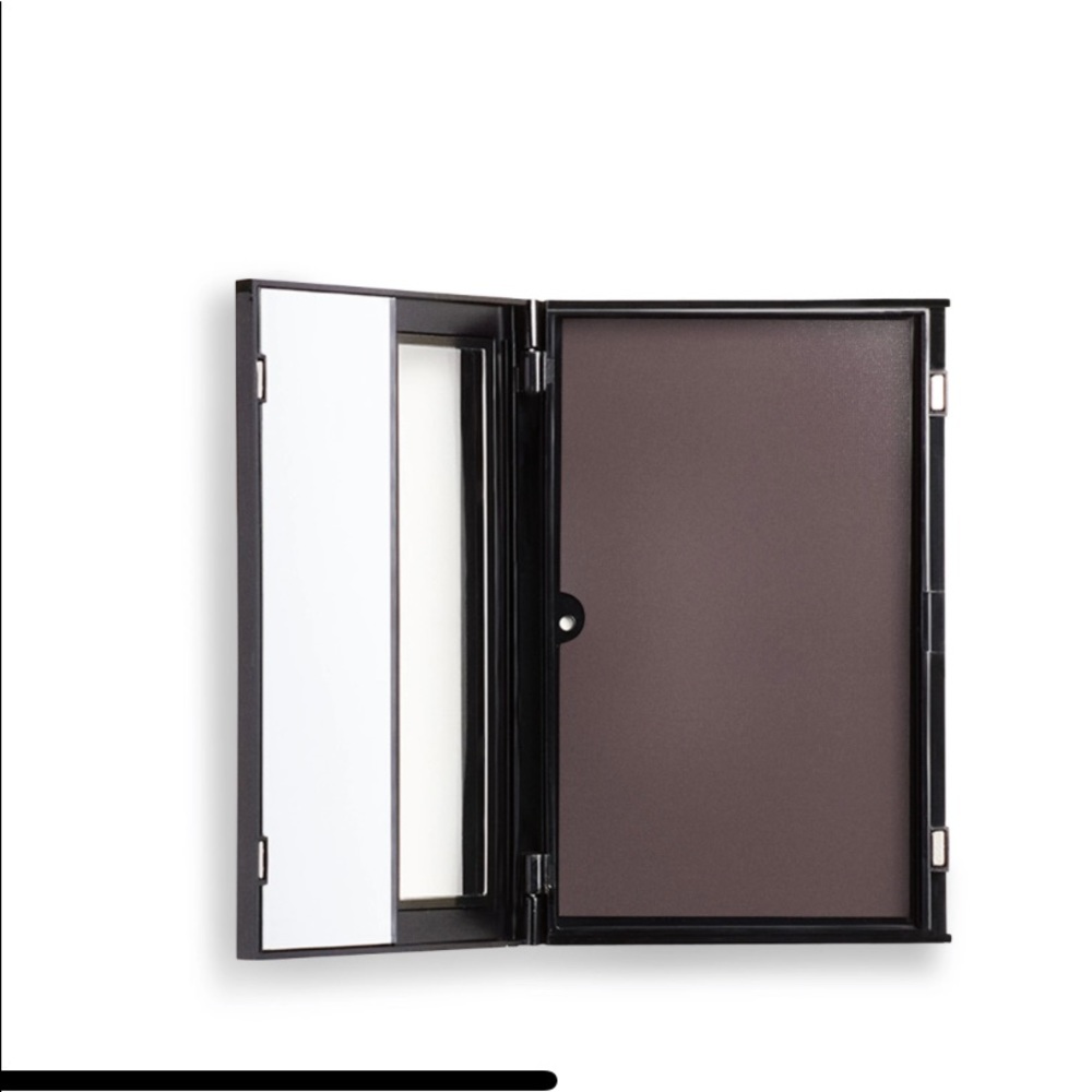 šÆREFILLABLE MAGNETIC MAKEUP PAGE-extra Large𤩠- Picture 3 of 3